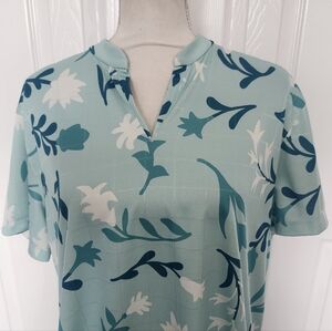 Nike Size XXL Breathe Floral Print Short Sleeve V-neck